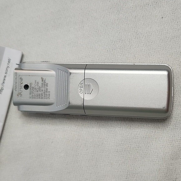 Sony ICD-BX800 Recorder, headphones and Sharp EL-W516 Calculator - Picture 15 of 17